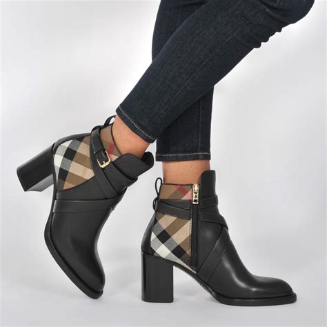 Women's Burberry Shoes .